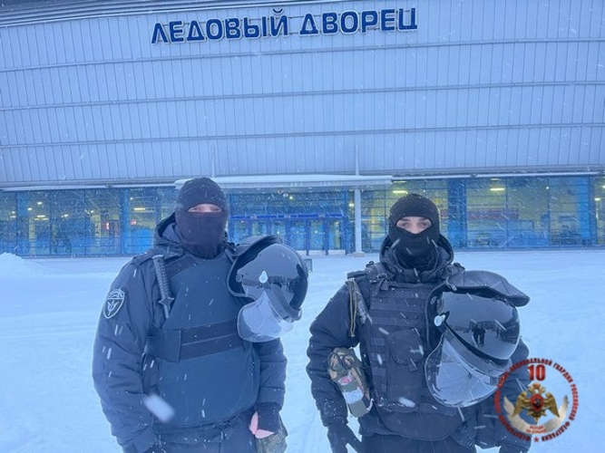 В Череповце сотрудники Росгвардии обеспечили безопасность хоккейного матча «Северсталь» - «Торпедо»
