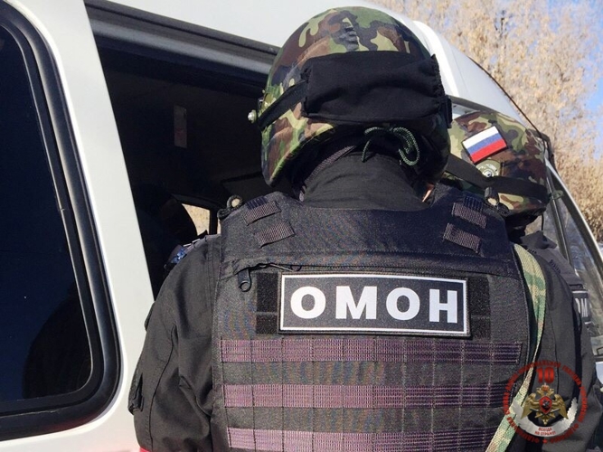 В Череповце при содействии сотрудников ОМОН «Титан» Росгвардии проведены рейды по противодействию незаконной миграции и нарушениям миграционного законодательства