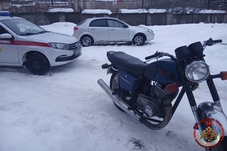В Соколе росгвардейцы задержали мужчину, подозреваемого в угоне мотоцикла