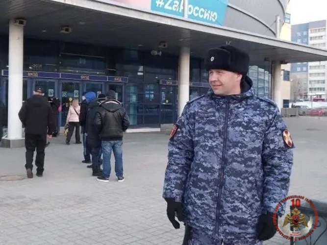 В Череповце сотрудники Росгвардии обеспечили безопасность хоккейного матча «Северсталь» - «АК Барс»