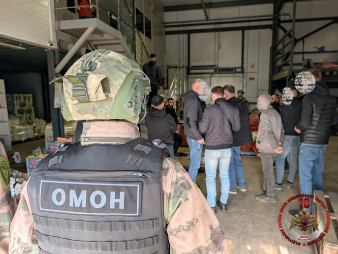 В Вологодской области сотрудники ОМОН региональной Росгвардии оказали силовую поддержку полицейским при проведении миграционных рейдов
