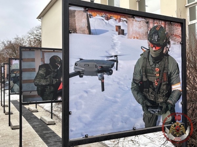 В Вологде открылась фотовыставка к 10-летию Росгвардии