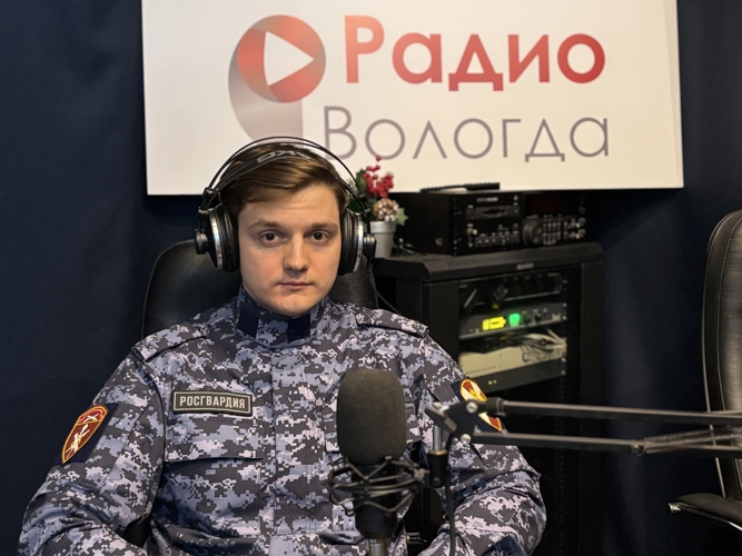 Сотрудники Росгвардии в канун 10-летия ведомства познакомили вологжан со своей службой