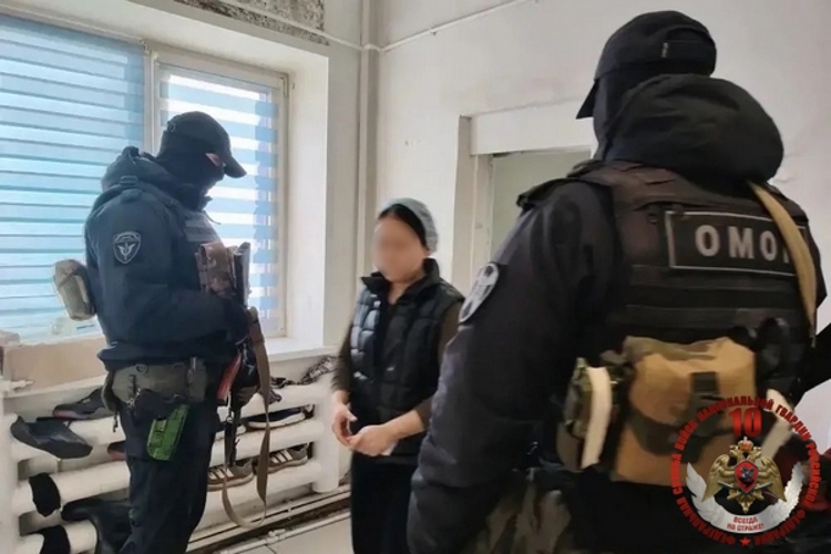 В Череповце сотрудники ОМОН «Титан» Росгвардии оказали силовую поддержку полицейским при проведении миграционных рейдов