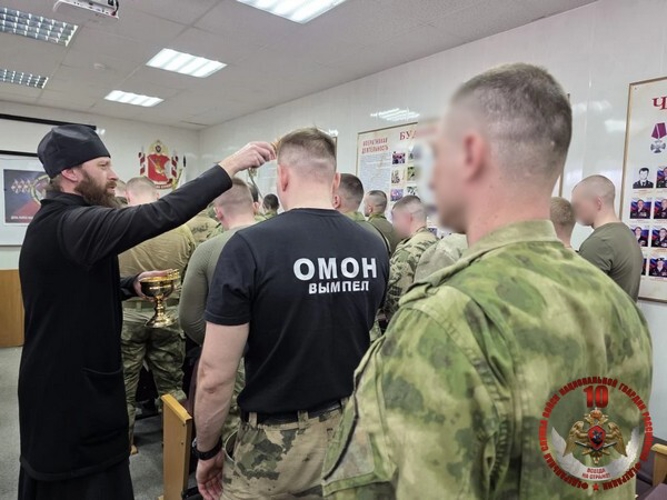 В Вологде священнослужитель провел беседу с сотрудниками ОМОН «Вымпел» региональной Росгвардии
