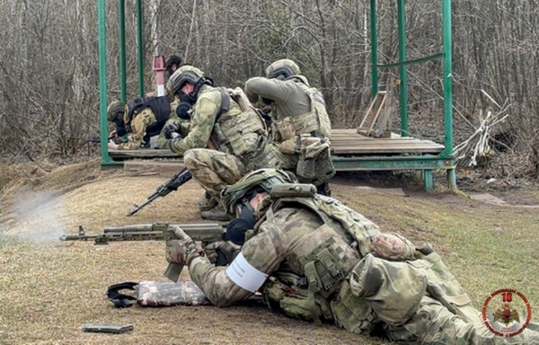 Сотрудники и военнослужащие Управления Росгвардии по Вологодской области сдали зачеты за зимний период подготовки (ВИДЕО)