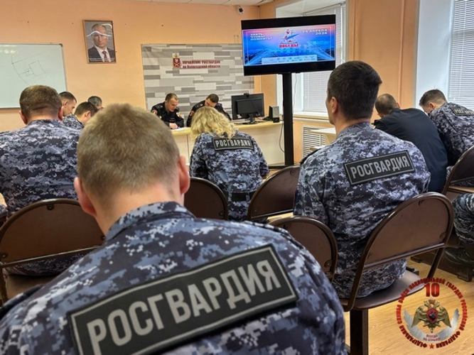 В Вологде сотрудники Росгвардии присоединились к патриотической акции «Диктант победы»