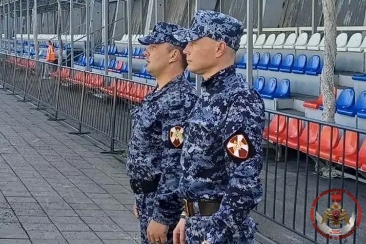 В Череповце росгвардейцы обеспечили безопасность футбольного матча