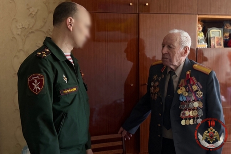 В Вологде сотрудники Росгвардии поздравили тружеников тыла, ветеранов ведомства с Днем Победы (ВИДЕО)