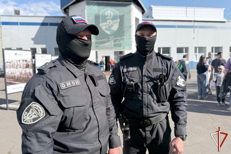 В Вологде росгвардейцы обеспечили безопасность футбольного матча 