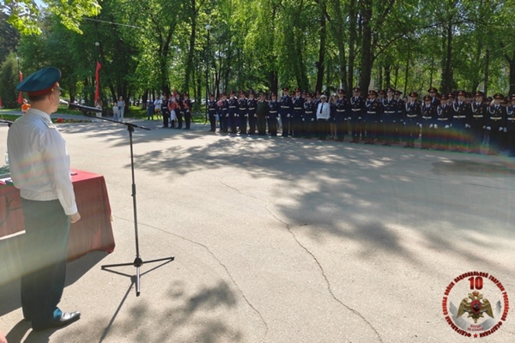 В Вологде росгвардейцы приняли участие в традиционной кадетской перекличке подшефной школы