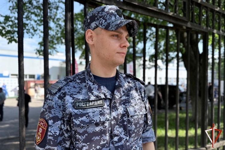 В Вологде росгвардейцы обеспечили безопасность футбольного матча 