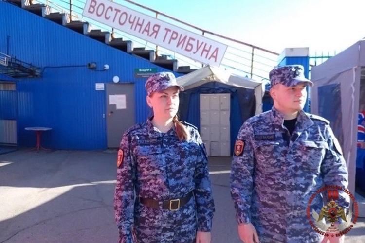 Росгвардейцы обеспечили безопасность футбольного матча в Череповце