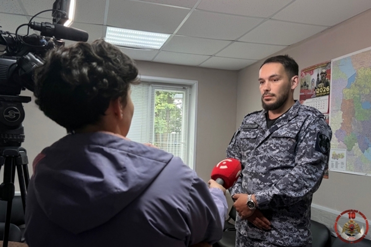 Росгвардейцы рассказали вологодским журналистам об особенностях пневматического оружия