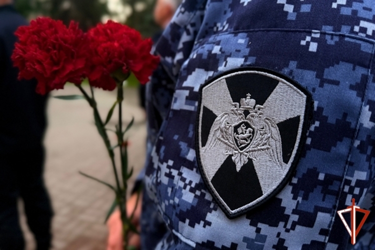 В Вологде росгвардейцы приняли участие в митинге ко Дню памяти и скорби