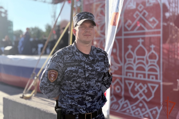 В Вологодской области сотрудники Росгвардии обеспечили безопасность проведения мероприятий, посвященных Дню России