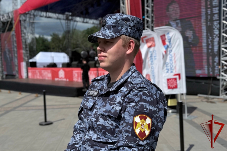 Сотрудники Росгвардии обеспечили безопасность мероприятий во время празднования Дня города Вологды и Дня молодежи