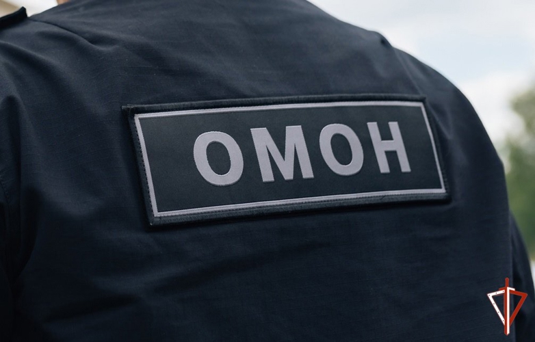Сотрудники ОМОН «Вымпел» Росгвардии оказали силовую поддержку вологодским полицейским при проведении миграционных рейдов