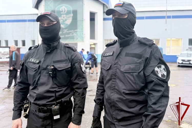 В Вологде росгвардейцы обеспечили безопасность футбольного матча 