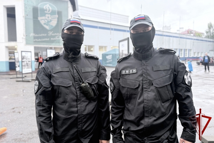 В Вологде росгвардейцы обеспечили безопасность футбольного матча 