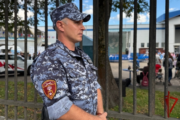 В Вологодской области сотрудники Росгвардии обеспечили безопасность футбольных матчей
