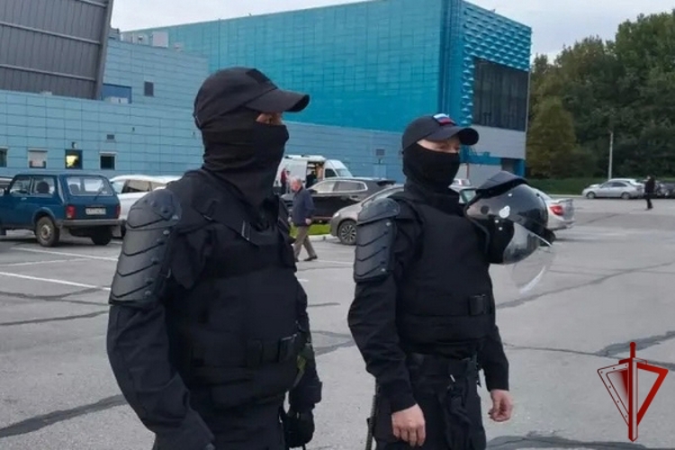 В Череповце росгвардейцы обеспечили безопасность хоккейного матча «Северсталь» - «Автомобилист»
