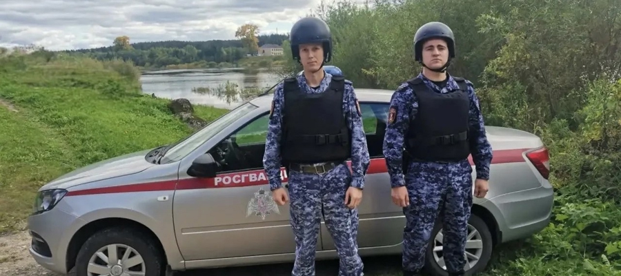 В Вологодской области сотрудники Росгвардии спасли тонувшего мужчину