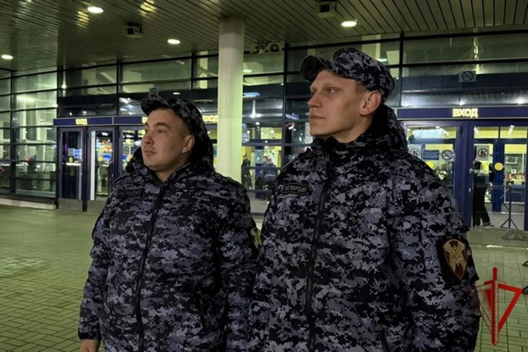 В Череповце росгвардейцы обеспечили безопасность хоккейного матча «Северсталь» - «Спартак»