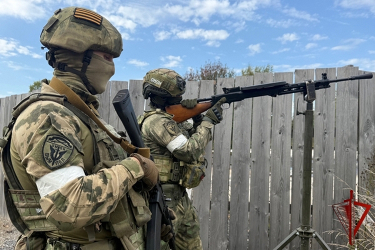 3 октября сотрудники отрядов мобильных особого назначения Росгвардии отмечают свой профессиональный праздник
