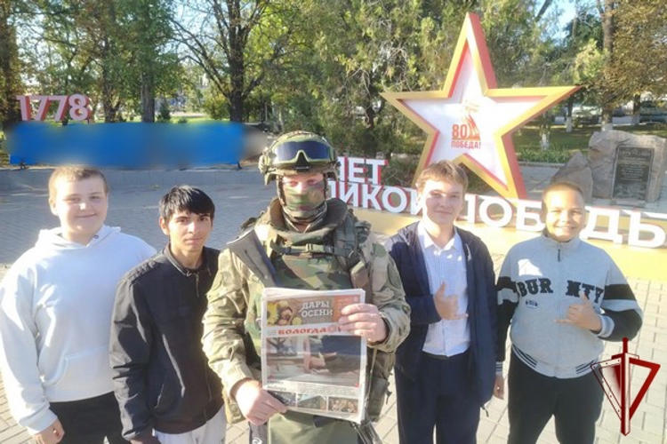 Печатные издания Вологодчины передают свежие газеты для росгвардейцев, выполняющих служебные задачи в зоне СВО