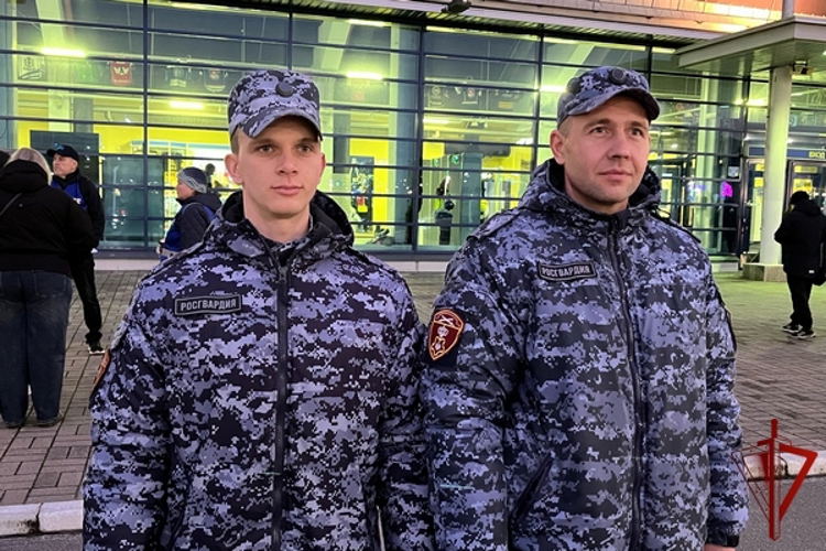В Череповце росгвардейцы обеспечили безопасность хоккейного матча «Северсталь» - «СКА»